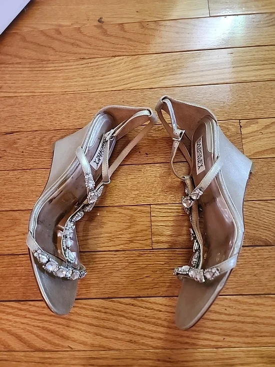 Badgley Mischka Women's Metallic Gold Gem-Embellished Strappy Wedge Sandals - Picture 3 of 10